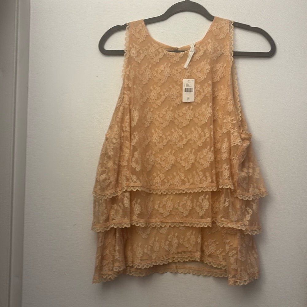 Anthropologie sleeveless lace top.  NWT.  Peach sz 16